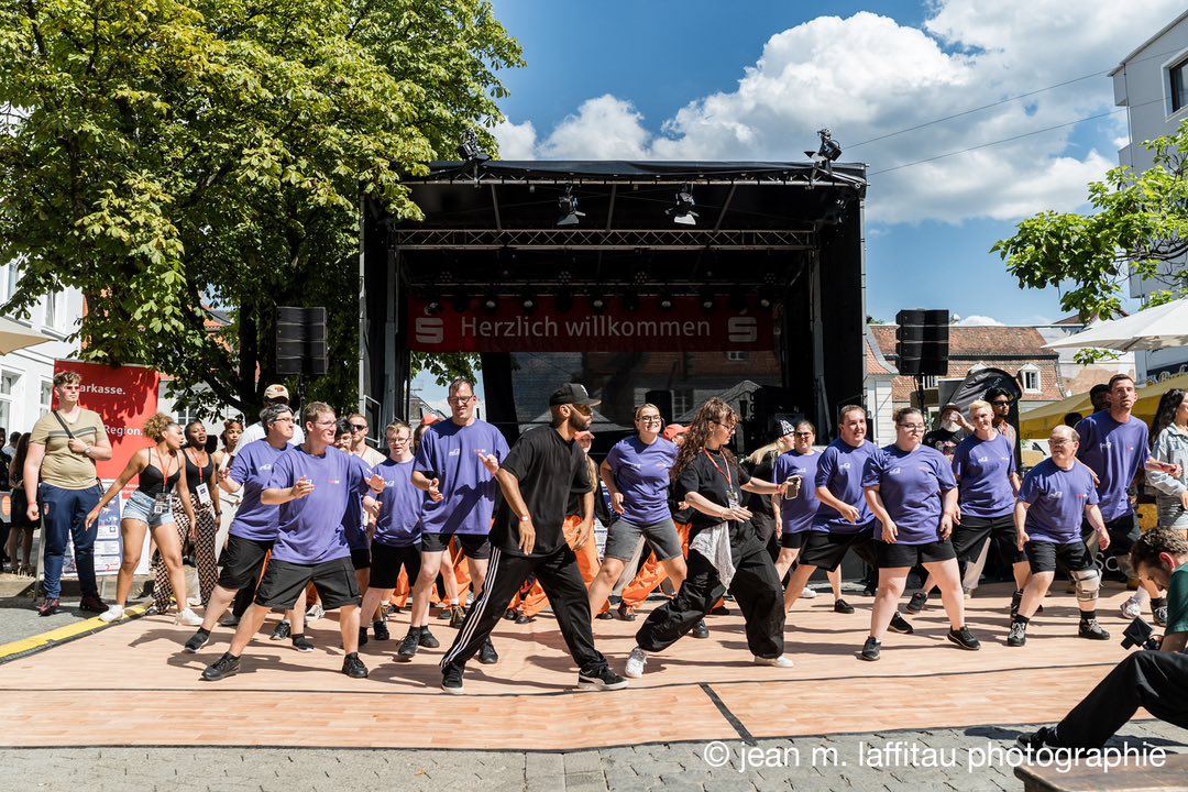 Du betrachtest gerade Altstadtfest 2026 | Tanzen für Frieden